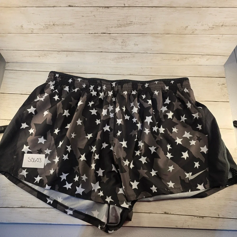 Nike Dri-FIT Mens Running Shorts Black Grey Camo Star Print Size Large
